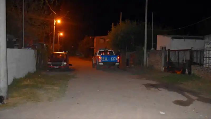 Brutal pelea entre hermanos terminó a los tiros: detuvieron a uno y secuestraron armas