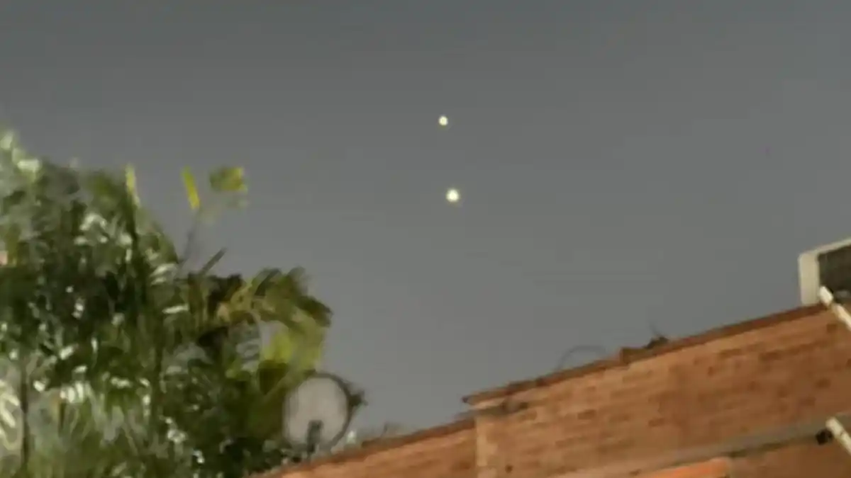 ¡NO SON OVNIS! Vea este #2Mar la alineación de los planetas que han confundido con objetos voladores