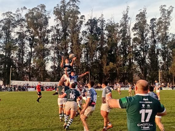 Todo sobre el triunfo de Los Cardos sobre Los 50 en el nuevo clásico del rugby de Tandil