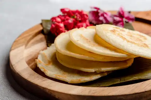 Aprende a hacer arepitas de arroz colombianas (Video)