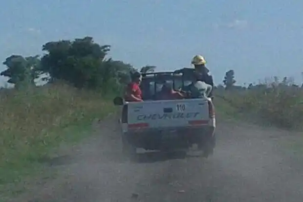 Un hombre con más de 200 kilos fue trasladado al hospital en camioneta