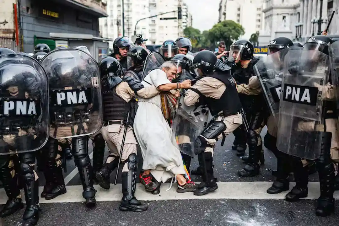 Una imagen sobre la represión a la protesta social en la Argentina ganó el World Press Photo