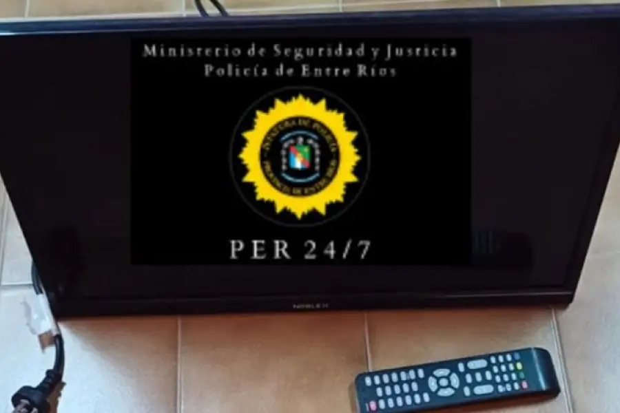 Se fue del hotel y se llevó de recuerdo el televisor