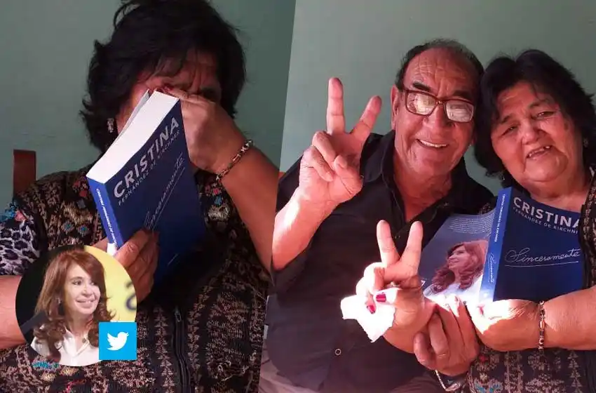 Les regalaron el libro de Cristina y se emocionaron hasta las lágrimas: el video viral que sumó adhesiones y críticas