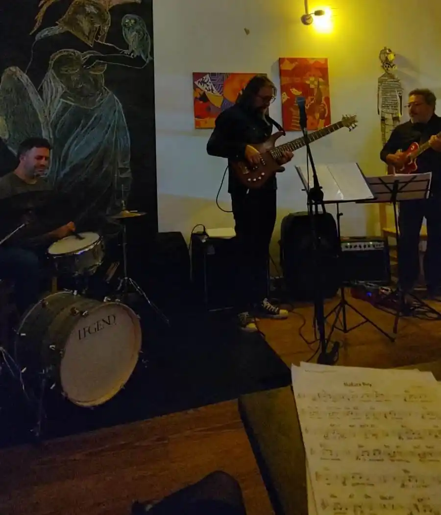 Esta noche habrá trío de Jazz
