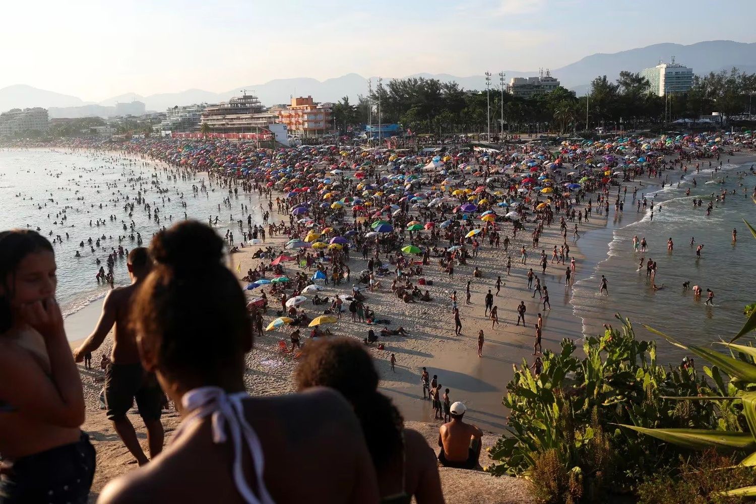 Las emblemáticas playas de Ipanema y Copacabana lucían repletas