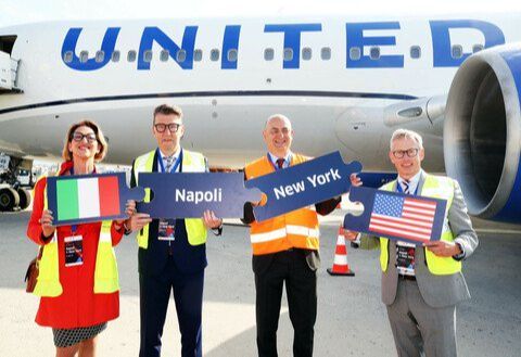 United Airlines schedules a second daily flight between Newark and Naples