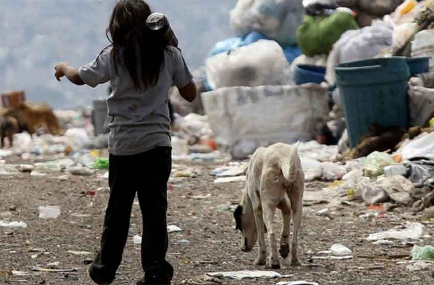 Según un relevamiento, en Argentina la pobreza roza el 50%