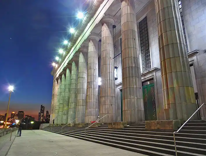 Estudiantes y docentes se movilizan al Ministerio de Educación y paran por 24 horas en defensa de la universidad pública