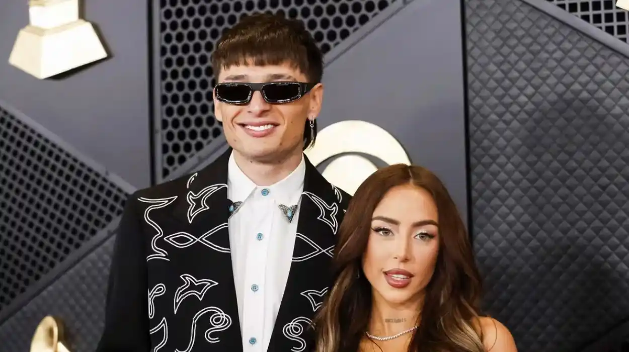 Quién es la mujer que está con Peso Pluma y que desató la separación con Nicki Nicole