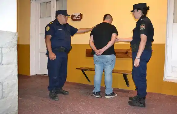 Un policía persiguió en bicicleta y redujo a un delincuente 