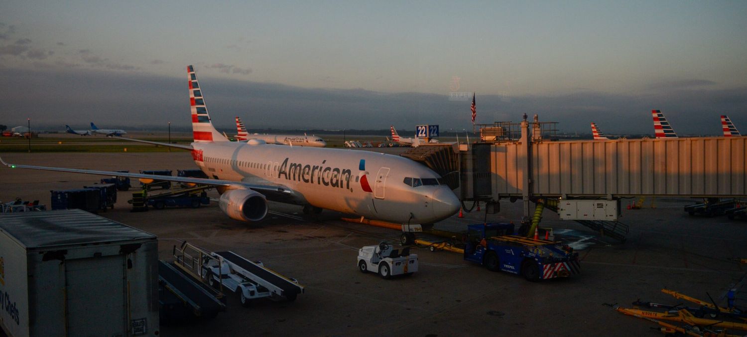Estados Unidos quiere exigir a las aerolíneas más transparencia por cargos adicionales en las tarifas