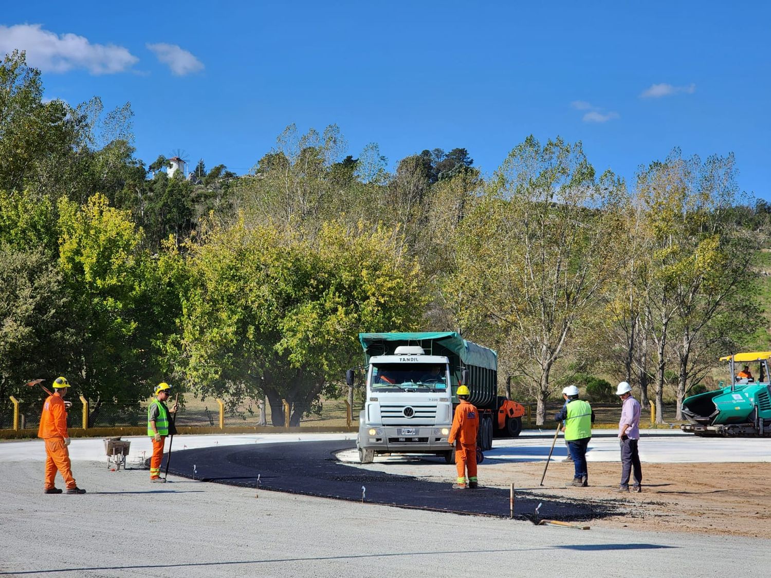 Comenzaron las obras de pavimentación en la pista municipal de atletismo