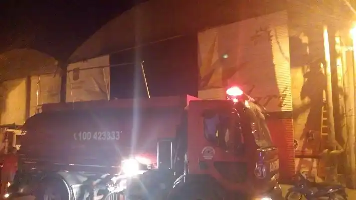 Se incendió parte de uno de los galpones de la comparsa Marí Marí