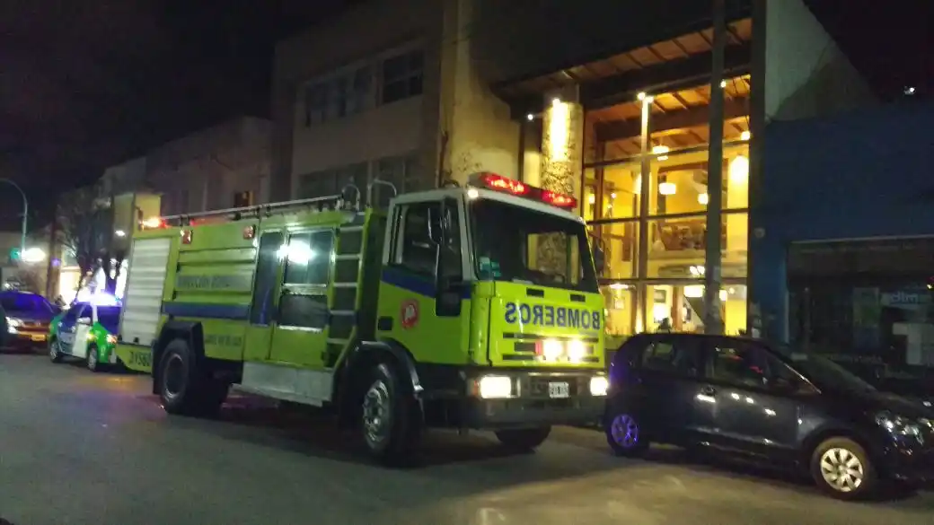 Incendio en una parrilla de zona Güemes