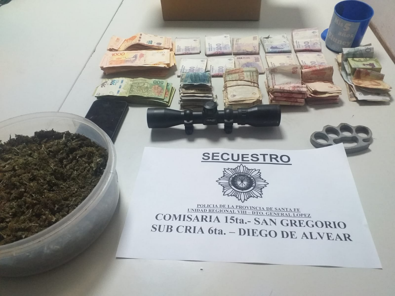 Allanamiento en San Gregorio: secuestraron dinero, droga y un celular