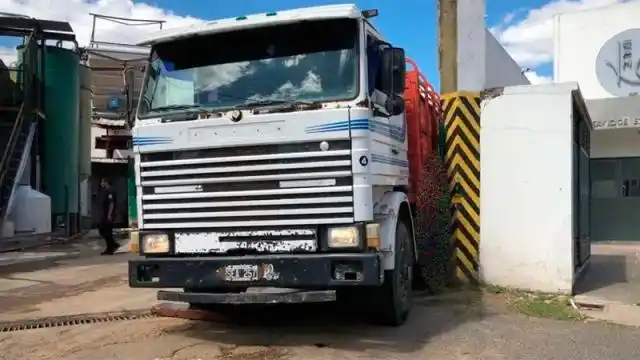 Camionero murió aplastado por su propio vehículo al intentar estacionarlo