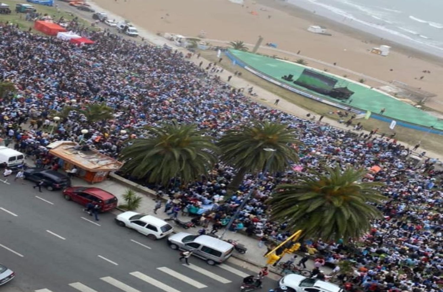 El "Mar del Plata Arena Fest" ya es la playa de la hinchada Argentina