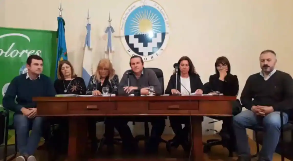 Escándalo en Dolores: El Intendente respondió las acusaciones de "recortes" en el Hospital municipal