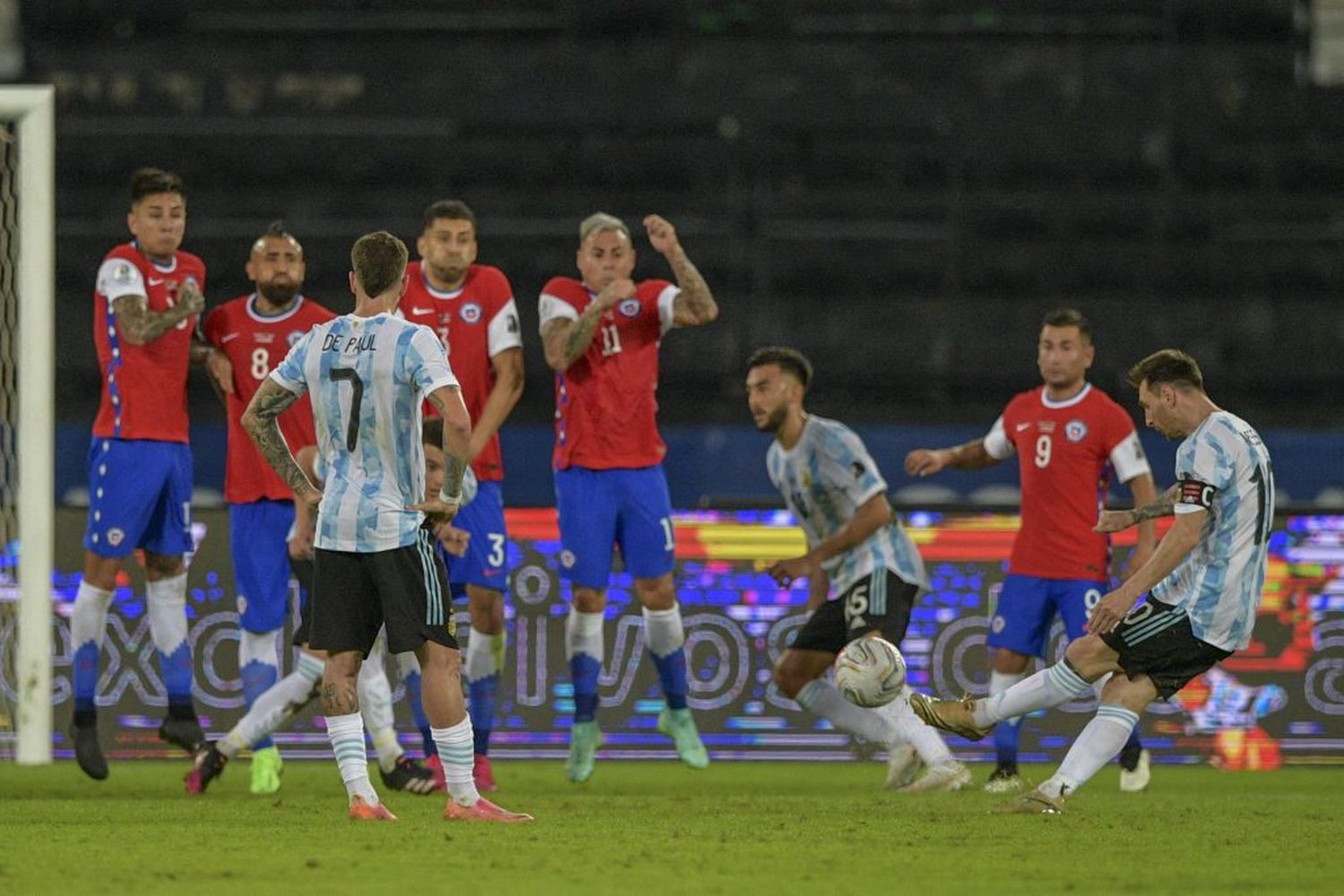 Messi, el mejor de un equipo sin actuaciones descollantes