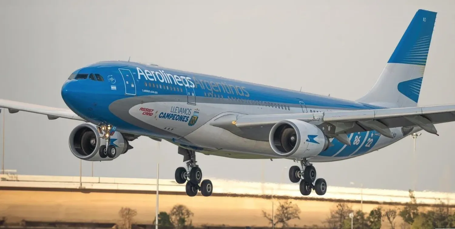 Aerolíneas Argentinas emitió un comunicado informando a sus pasajeros sobre posibles modificaciones