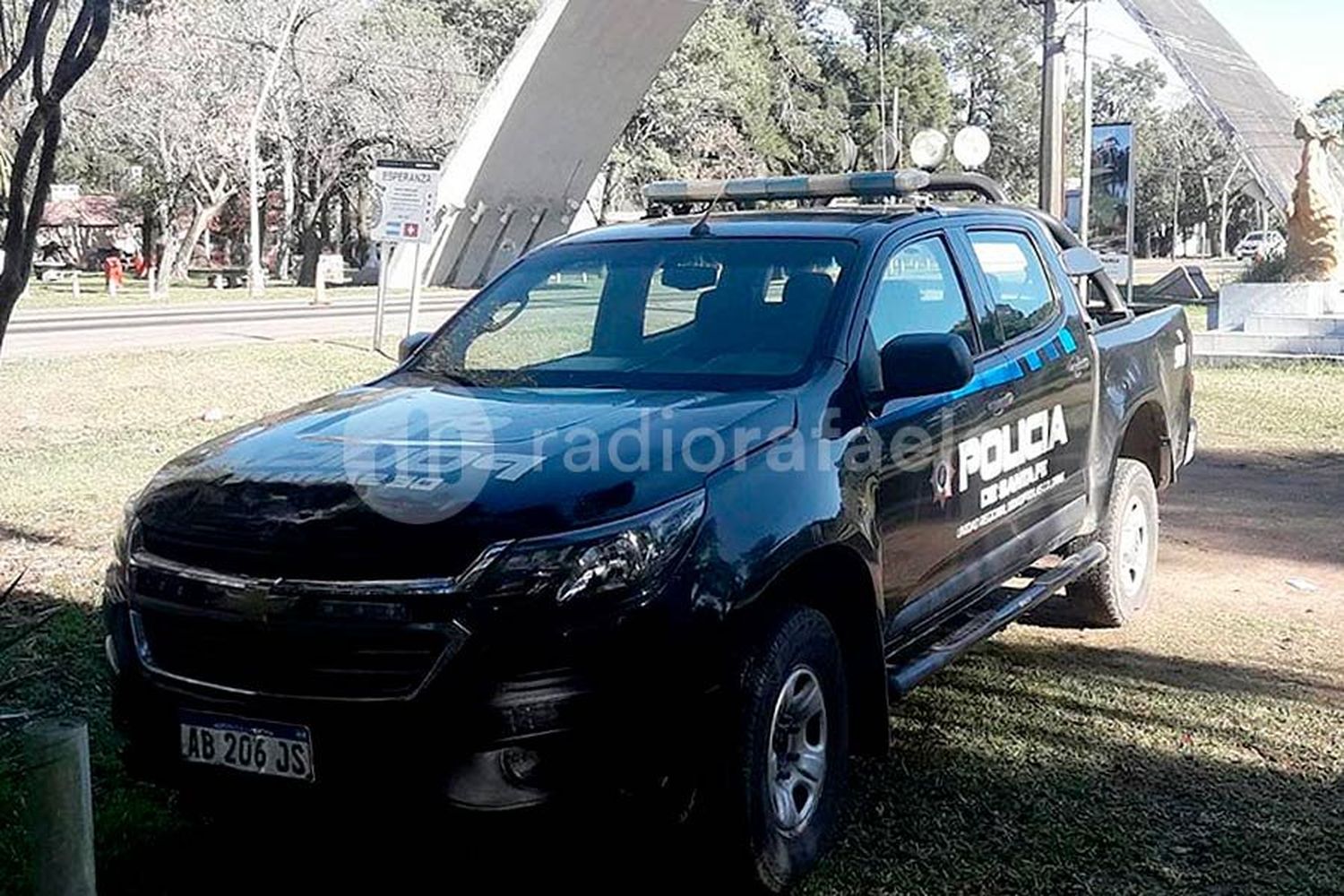 Exaltado, agredió a una mujer y atacó a botellazos a la Policía en Sunchales