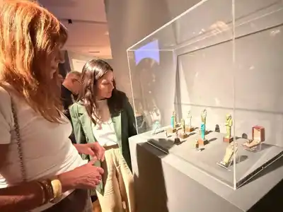 Las piezas forman parte de una muestra de egiptología que se inauguró en el Museo Nacional de Bellas Artes.
