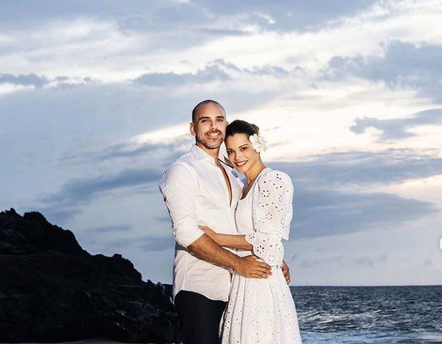 REVELAN FOTOS: Mariángel Ruiz vestida de blanco y casada