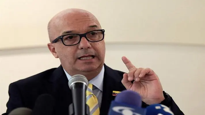 ¿SE LAVÓ LAS MANOS?  Simonovis aclara que no lidera “Ya casi Venezuela”