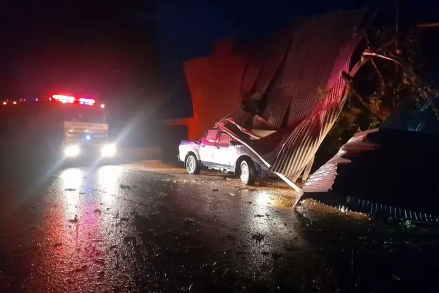 Brutal temporal en Córdoba: arroyos desbordados, calles anegadas