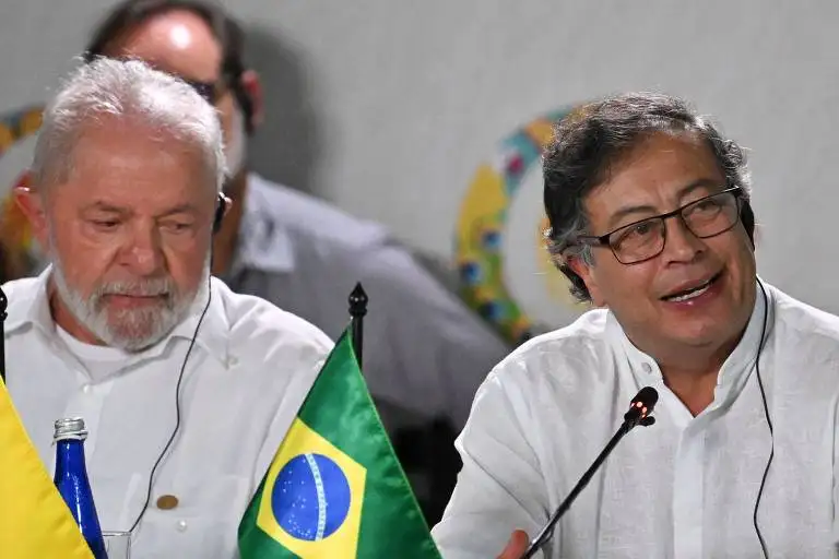 Los presidentes Luiz Inácio Lula da Silva y Gustavo Petro.