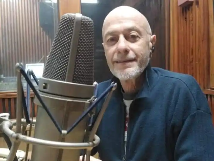 Gustavo Brandoni, desde hace más de 30 años conduce el programa "A pesar de todo".