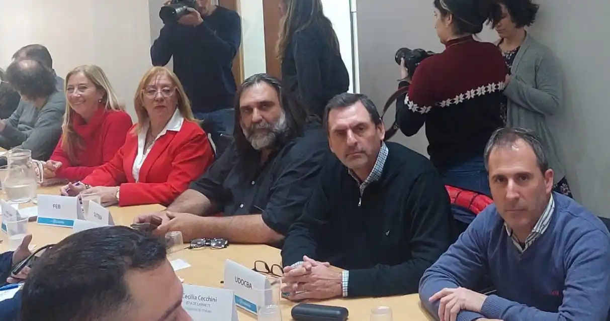 Paritarias salariales: Provincia recibe esta semana a docentes y estatales