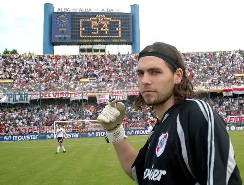 Lux y la pelea por el arco de River: «Trabajo fuerte para estar preparado para competir»