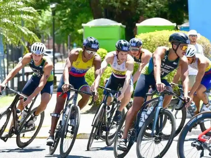 Empezó la Copa Panamericana
y el Campeonato Sudamericano