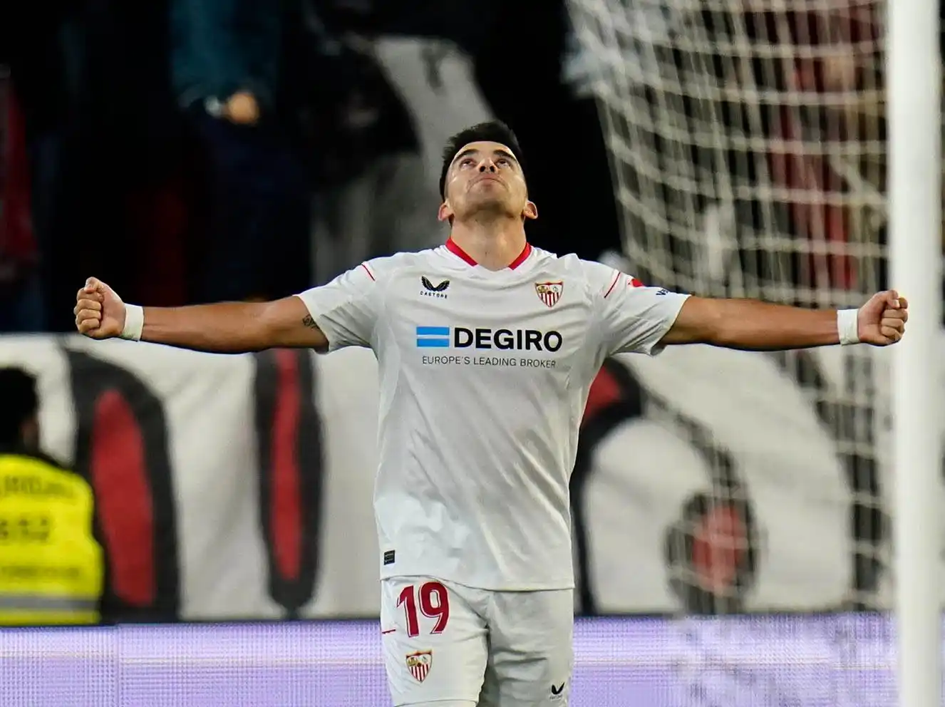 Barcelona se aseguró seguir en la punta