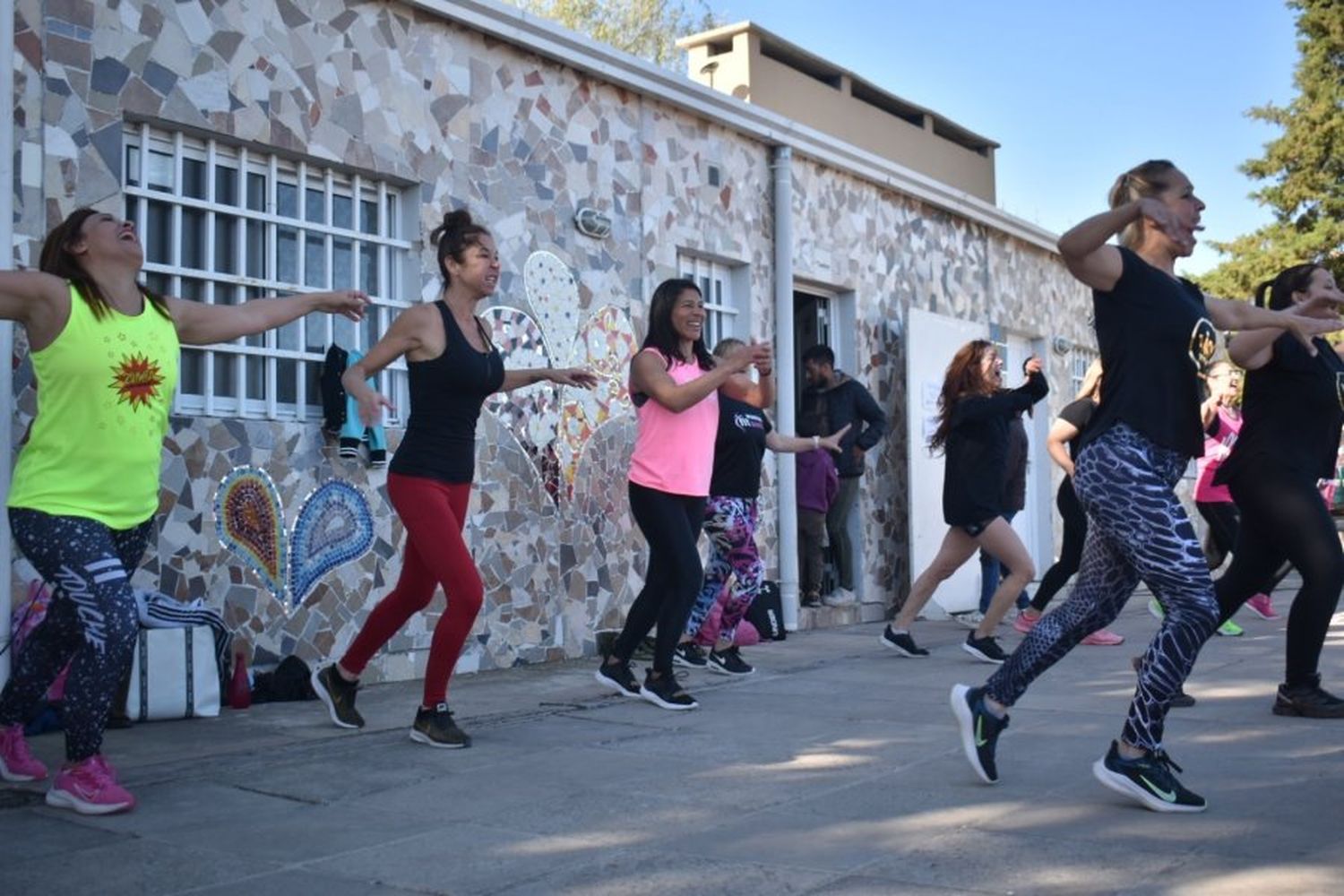 Verano Juntos: siguen las clases de zumba y ritmos latinos