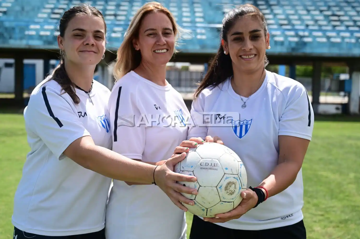 Belén De Zan, Fany Sosa (delegada) y Natalia Conculini (crédito: MR Fotografía).