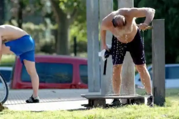Otra jornada de calor agobiante en la ciudad de Santa Fe
