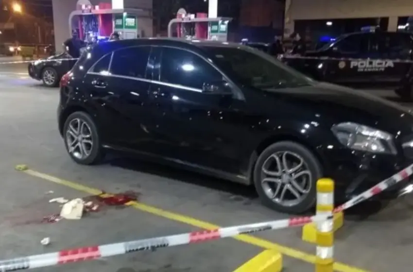 Cinco demorados tras una serie de allanamientos por el ataque al abogado en la estación de servicios