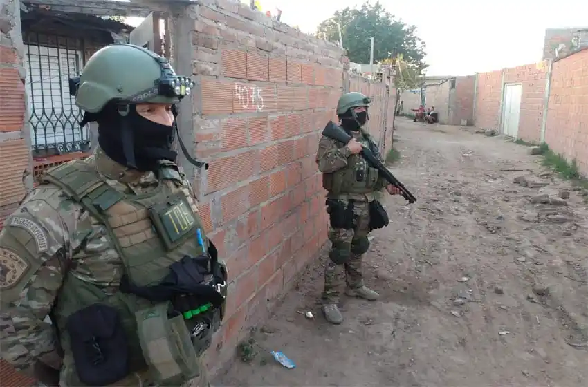 Detienen a una pareja que cumplía órdenes de un interno de Piñero