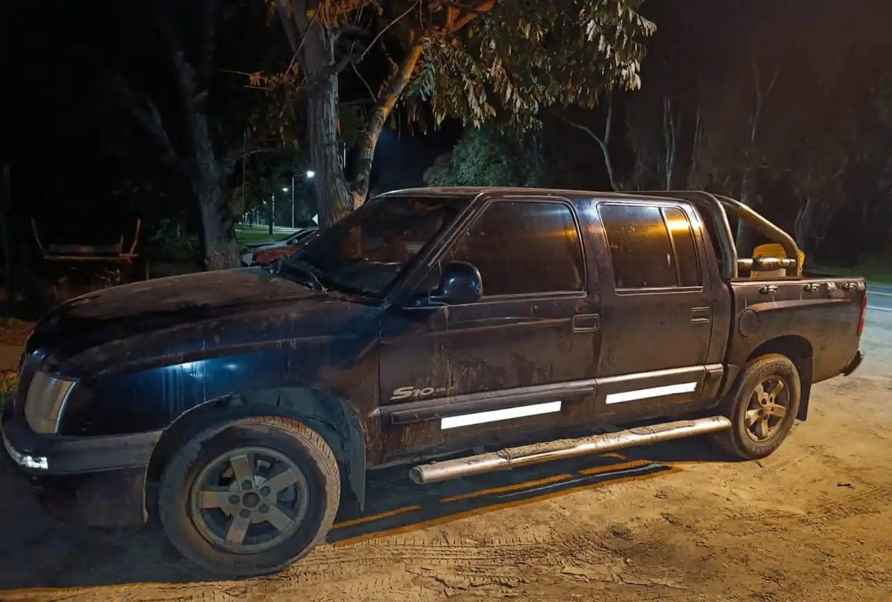 Secuestraron una camioneta, una cuchilla, panales con miel y un celular en un importante procedimiento