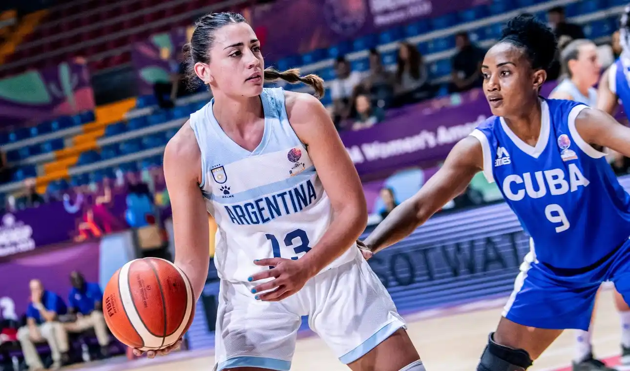 Las chicas serán las primeras en salir a la cancha.