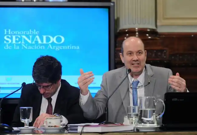 Sturzenegger estimó que la inflación de 2017 rondará entre “12 y 17%”