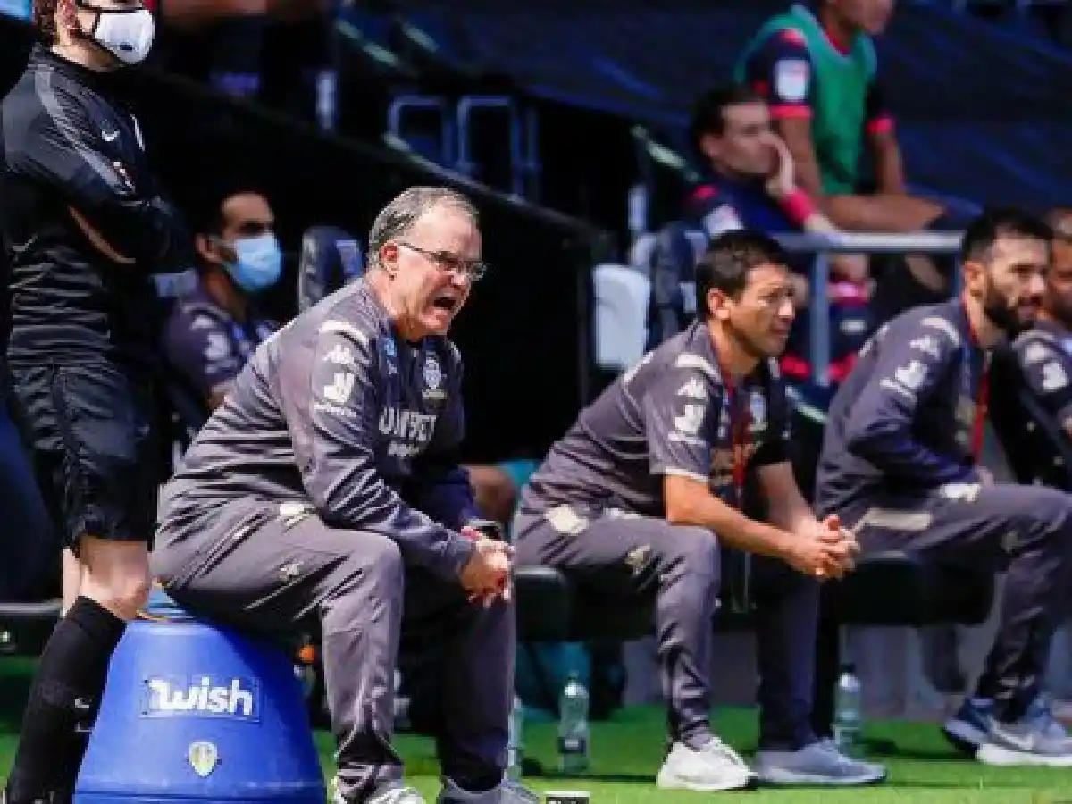 Leeds de Bielsa celebró el título con un triunfo en la casa de su último verdugo