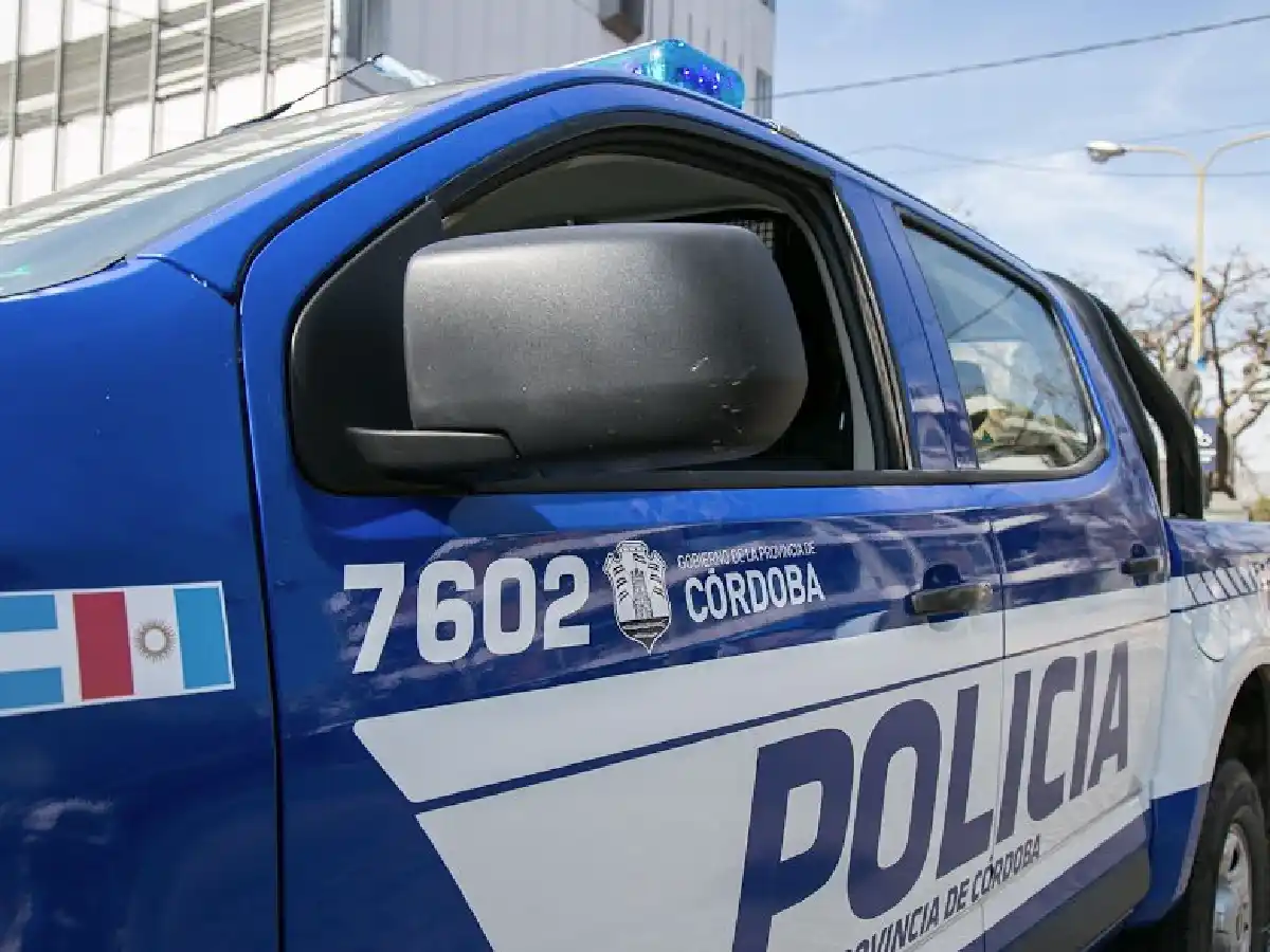 Perseguía a su hija con el novio y la hirió de un disparo en el tórax