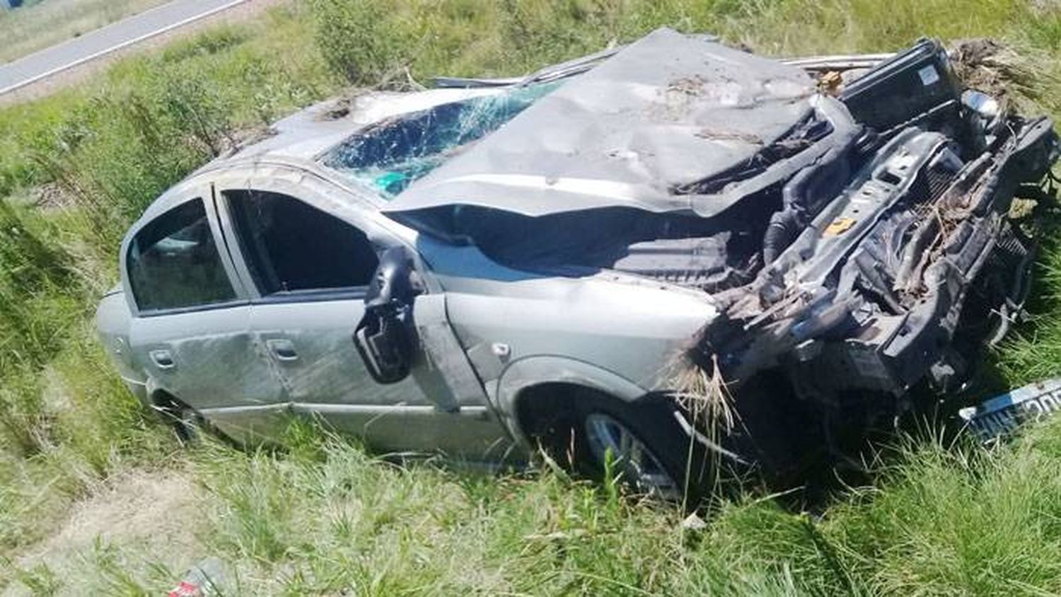 Auto con cinco ocupantes  despistó en el km 329 de  la Autovía Artigas