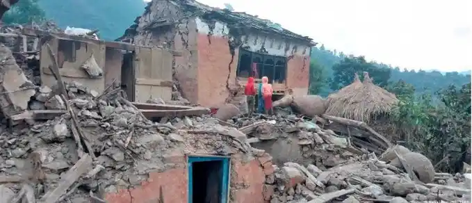 "92 personas murieron en Jajarkot y 40 en Rukum".