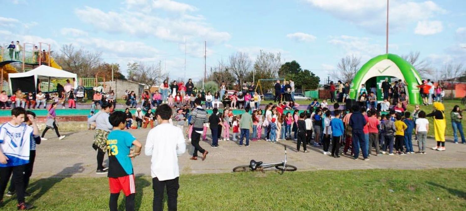 Kermesse itinerante en el barrio Benito Legerén