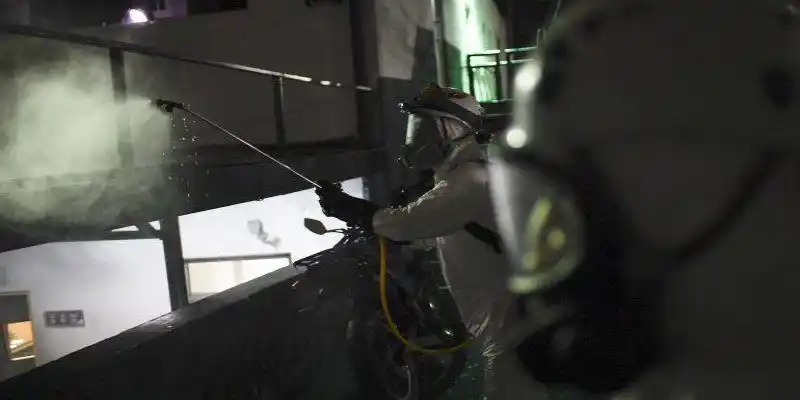 Supermercado de Baruta fue desinfectado por posible brote de COVID-19